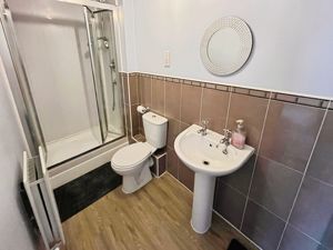En-Suite- click for photo gallery